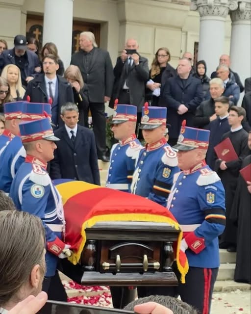 Ce s-a trăit cu adevărat în biserică, la slujba lui Mircea Lucescu: mărturii care au impresionat pe toată lumea… Vezi in comentarii