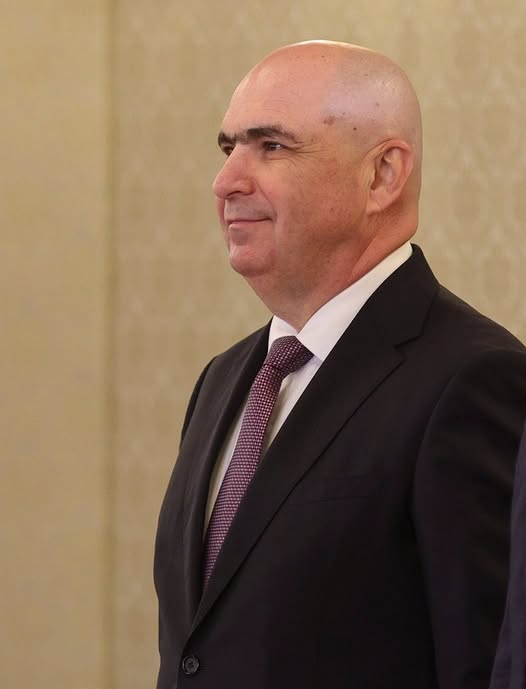 ȘOC după consultările cu Nicușor Dan! Ilie Bolojan a…Vezi mai mult