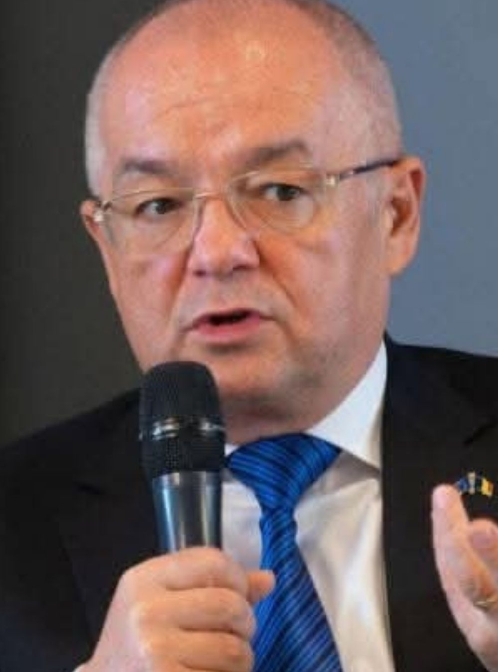 Emil Boc aruncă b0mba din criza politică! Guvernul Bolojan trebuie să