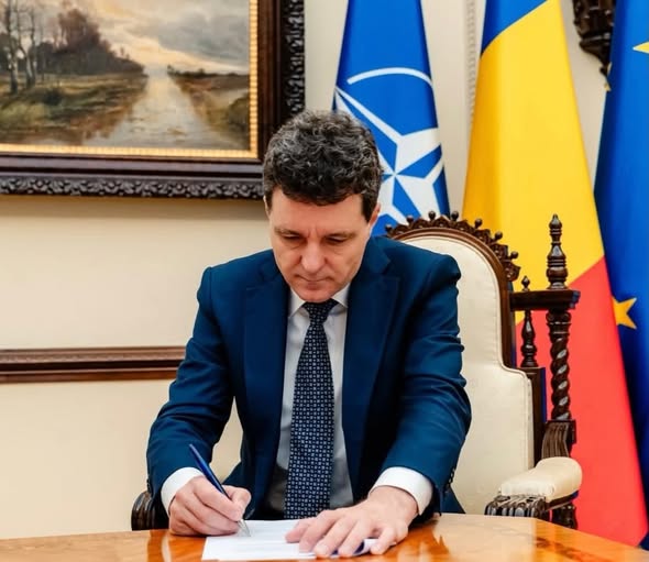 BREAKING! Preศedintele a PROMULGAT LEGEA! Se taie banii romรขnilor care… Vezi mai mult