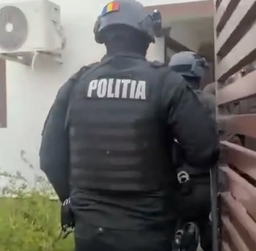 Poștărița comunei, prinsă în fapt în timp ce făcea…Vezi mai mult