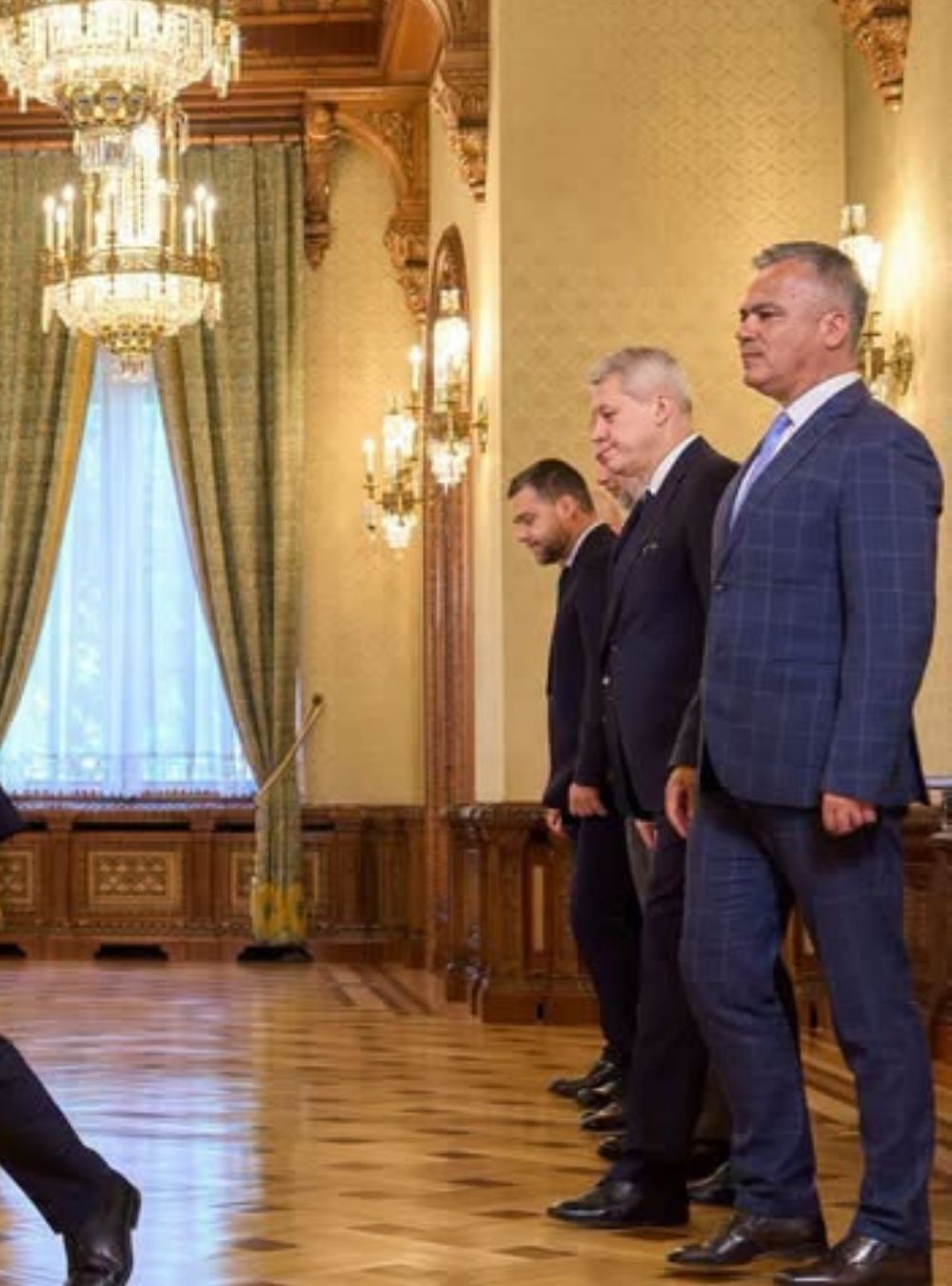 A renunțat la funcție!  E tema care se discută azi în toată România.