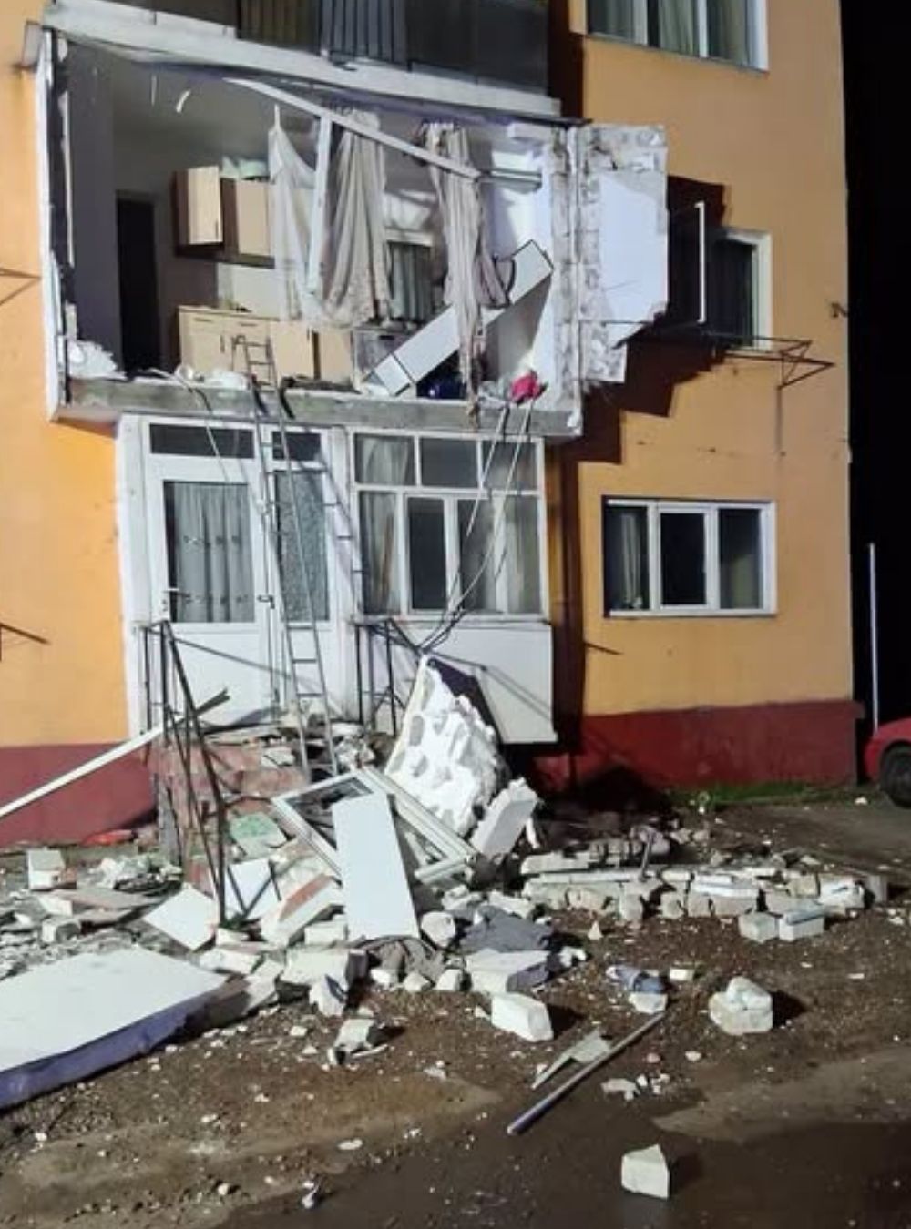 O deflagrație puternică, provocată de o butelie, a zguduit o locuință, iar întreaga familie a avut de suferit…