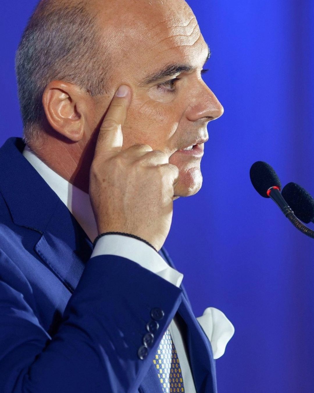Rareș Bogdan atacă dur direcția PNL: „Nu ne abandonăm primarii pentru USR și SENS”