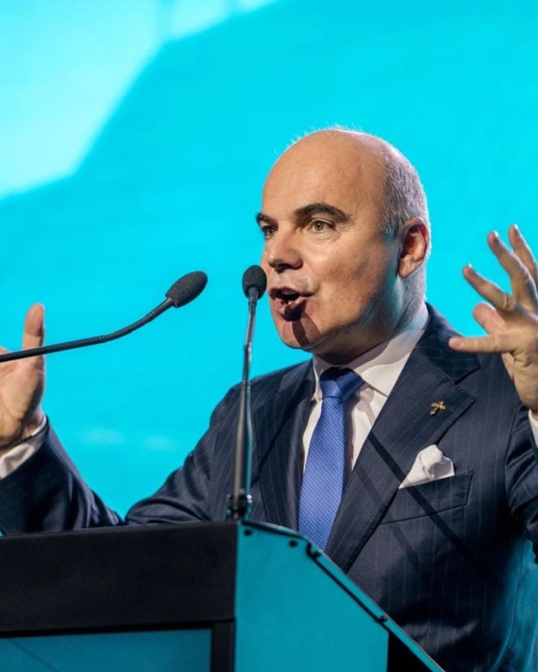 Rareș Bogdan îl atacă dur pe Ilie Bolojan: „România se împrumută mai scump decât Albania”