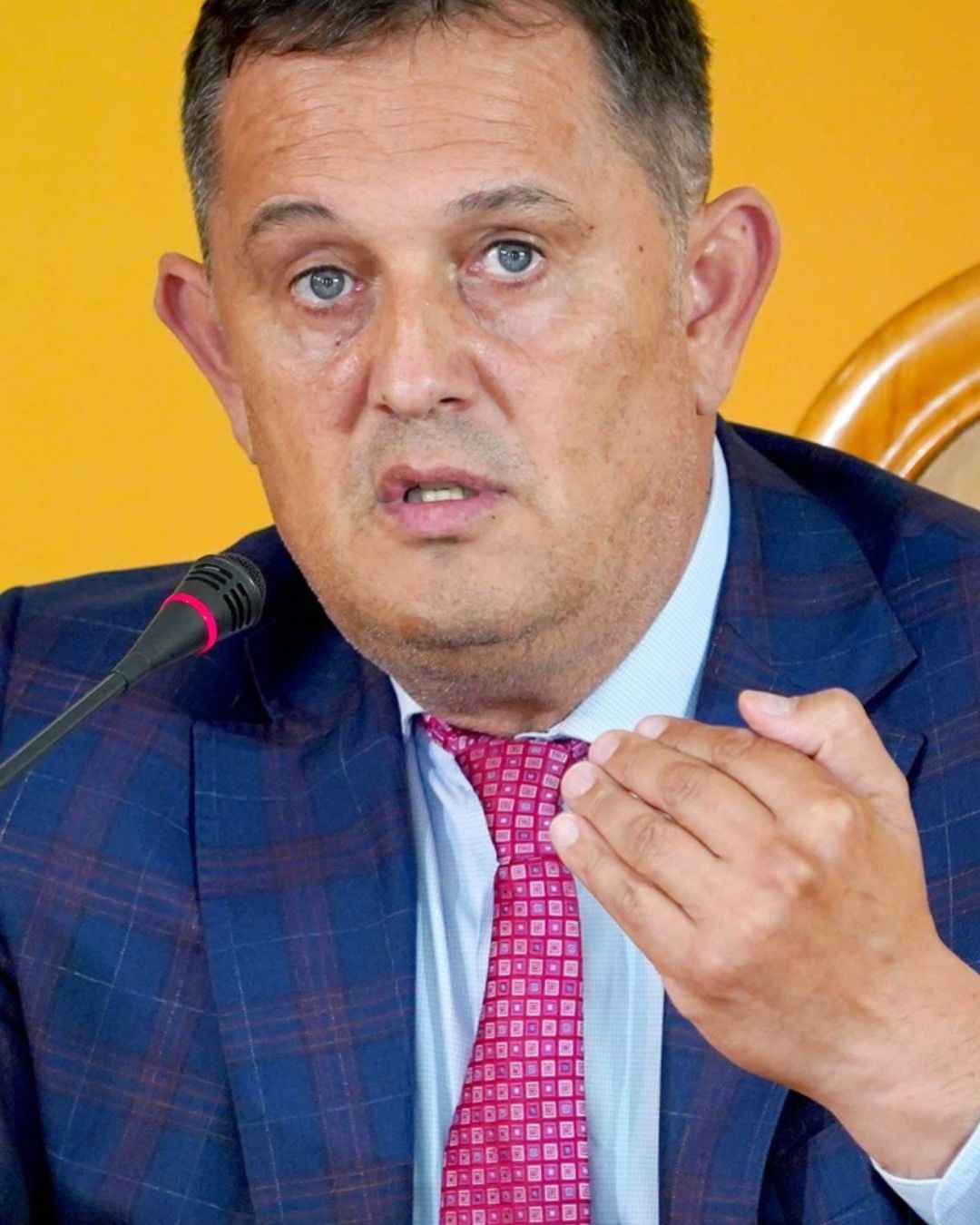 Gheorghe Piperea îi îndeamnă pe români să păstreze numerar: „Nu țineți toți banii în bancă”