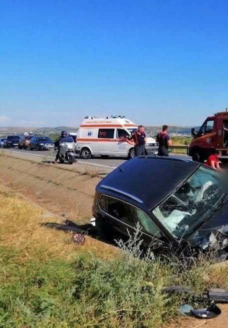 DOAMNE, ce tragedie! A intrat cu mașina într-un cap de pod și o fetiță de 9 ani a MURIT… Vezi mai mult