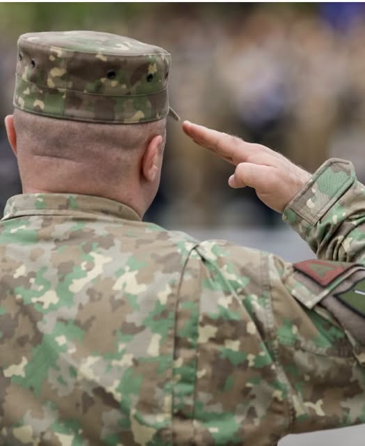 Da, e adevărat! Serviciul militar OBLIGATORIU de 11 luni, introdus în… Vezi mai mult