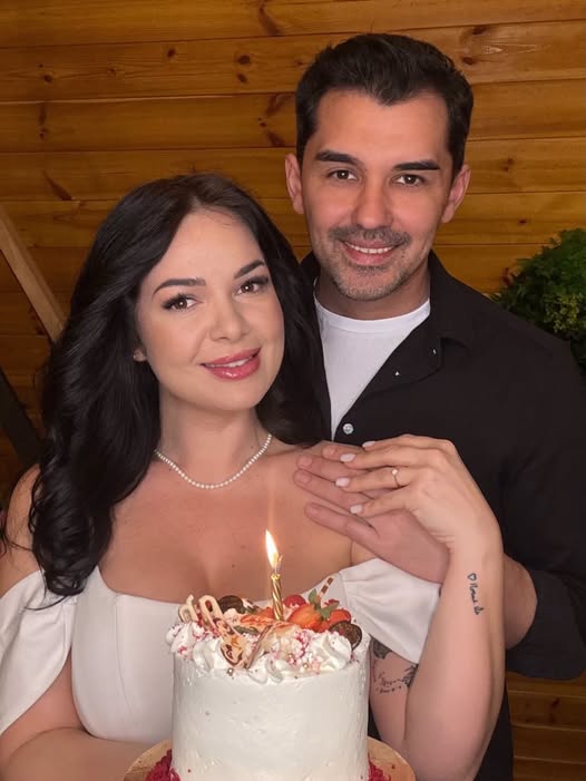 BUBUIE showbizul! Deea Maxer și Constantin Cataramă s-au… Vezi mai mult