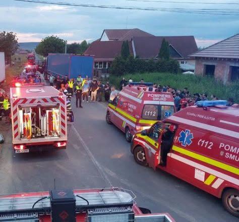 ACUM! Accident CUMPLIT în V..